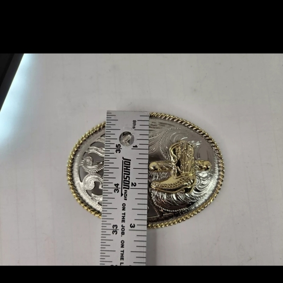 Cowboy Boot Belt Buckle - Cut Out Style Gold & Silver Tone Metal - Picture 6 of 7
